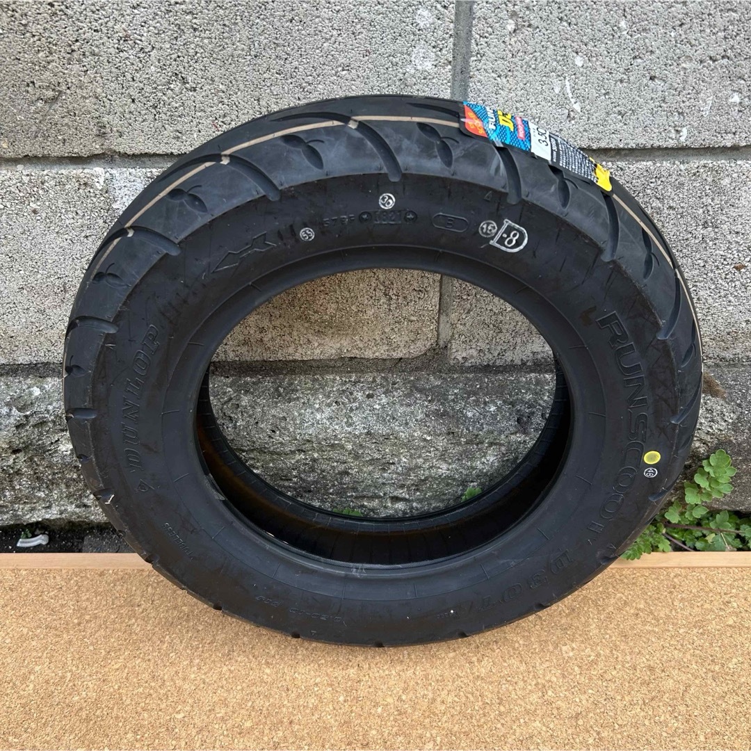 DUNLOP RUNSCOOT D307 3.50-10 51J バイク タイヤ 自動車/バイクのバイク(パーツ)の商品写真