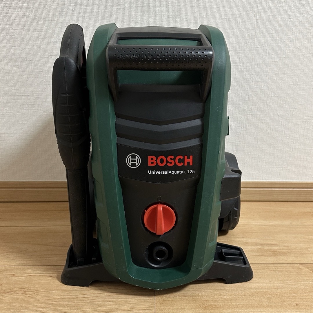 BOSCH(ボッシュ)のボッシュ　高圧洗浄機 自動車/バイクの自動車(洗車・リペア用品)の商品写真