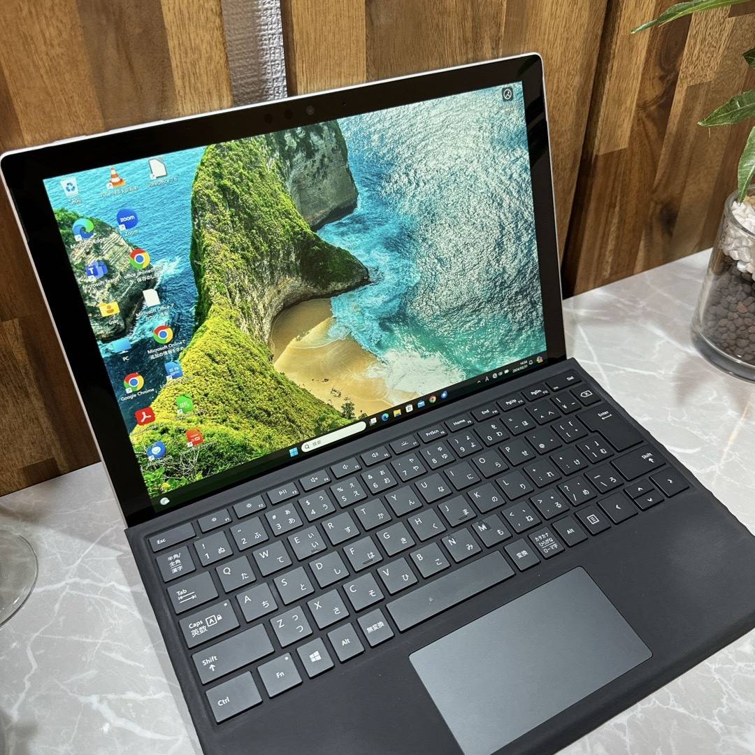 Microsoft(マイクロソフト)の【美品】Surface Pro 6☘i5第8世代☘メモリ8GB/SSD256GB スマホ/家電/カメラのPC/タブレット(ノートPC)の商品写真