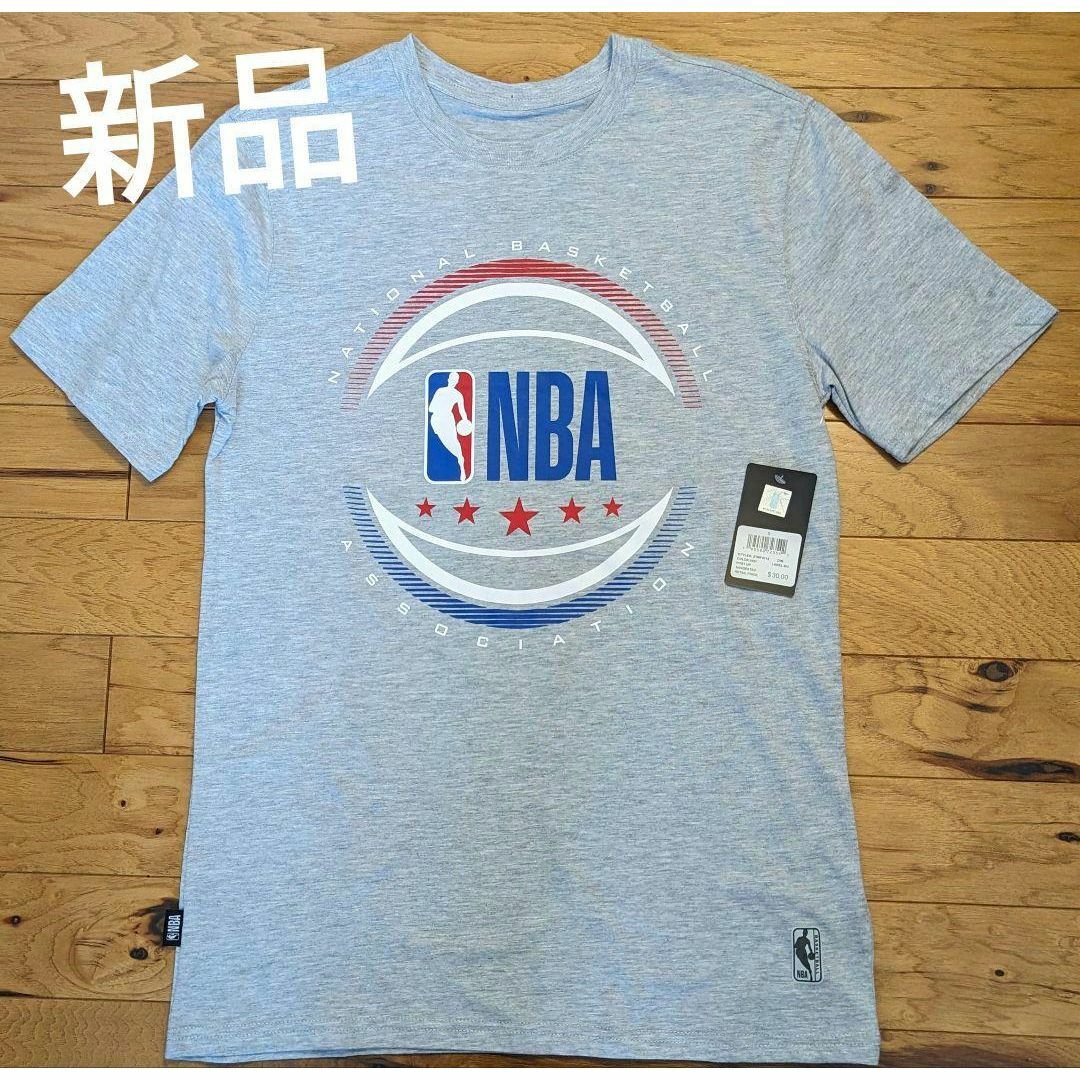 新品 NBA バスケ Tシャツ サイズ S と NBAステッカー25枚付き メンズのトップス(Tシャツ/カットソー(半袖/袖なし))の商品写真