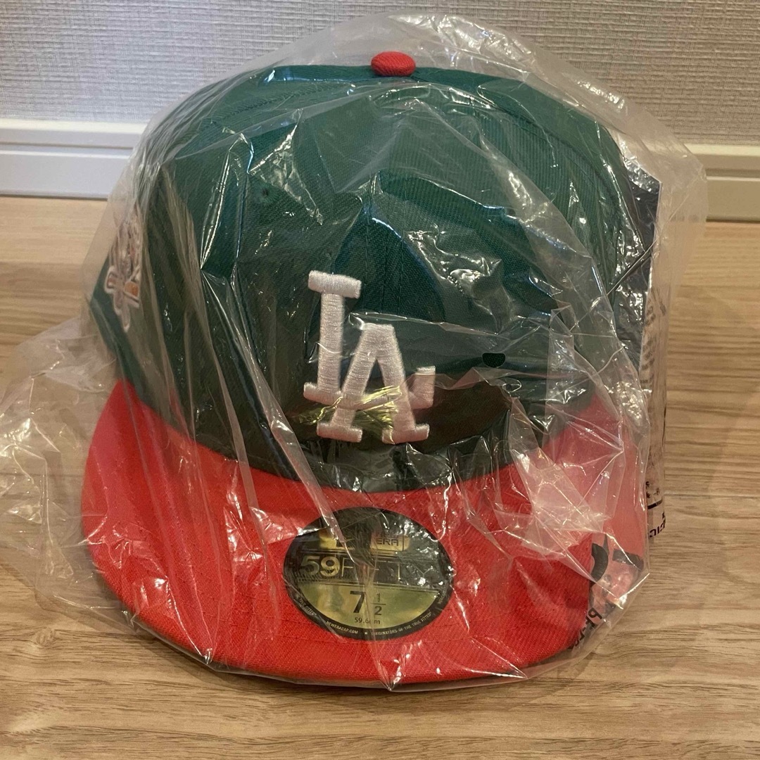 UNDEFEATED(アンディフィーテッド)のUNDEFEATED Los Angeles Dodgers New Era  メンズの帽子(キャップ)の商品写真