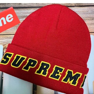 シュプリーム(Supreme)の231　Supreme Felt Logo Beanie ニット帽　ビーニー 赤(ニット帽/ビーニー)