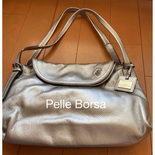 ペレボルサ(PELLE BORSA)のPelle Borsa【ペレ ボルサ】肩掛OK ハンドバッグ シルバー　美品(ショルダーバッグ)