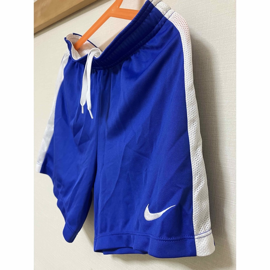 NIKE(ナイキ)のナイキ 130 140  ハーフパンツ  Sサイズ　キッズ　半ズボン NIKE キッズ/ベビー/マタニティのキッズ服男の子用(90cm~)(パンツ/スパッツ)の商品写真