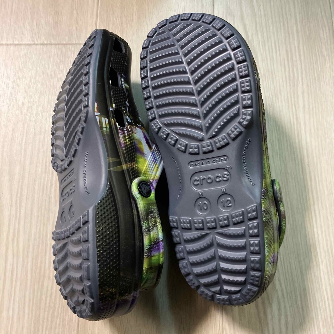 crocs(クロックス)の新品 28㎝ クロックス クラシック メタ スペーク クロッグ ブラック メンズの靴/シューズ(サンダル)の商品写真