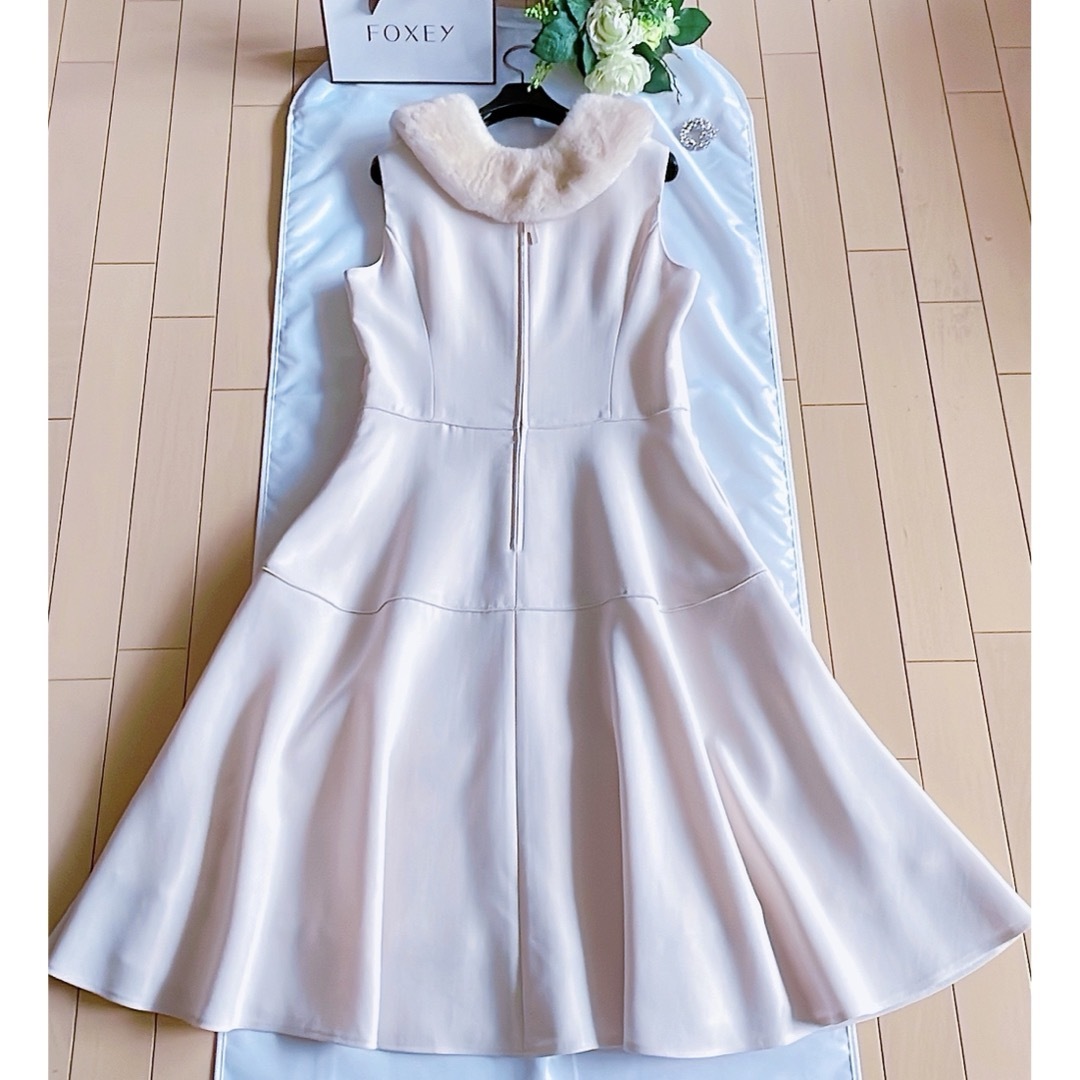 FOXEY - FOXEY 28万ミンク襟Lilyワンピース40 新品同様 Reneの FOXEY - FOXEY 28万ミンク襟Lilyワンピース40 新品同様 Reneの