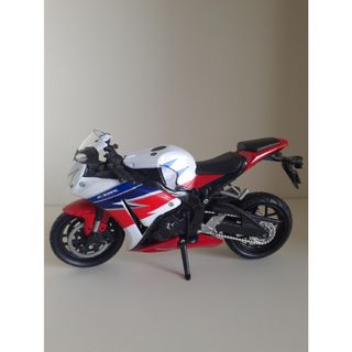 【中古・美品】 バイク　ダイキャスト　1/12　HONDA CBR1000RR(模型/プラモデル)