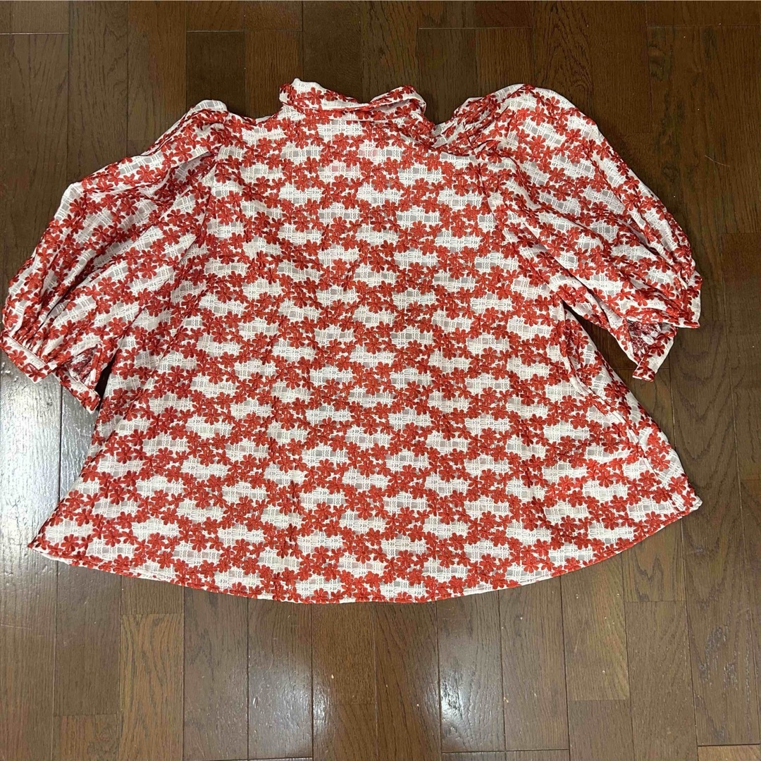 SIIILON(シーロン)の極美品 SIIILON シーロンThe romantic blouse ブラウス レディースのジャケット/アウター(その他)の商品写真