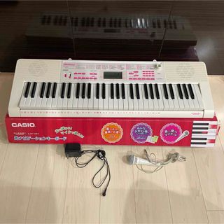 カシオ(CASIO)のカシオ　LK-121 光ナビゲーションキーボード　casio ピアノ(電子ピアノ)