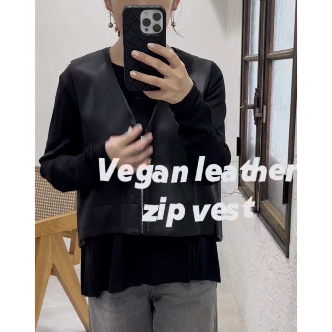 Vegan leather zip vest レディースのジャケット/アウター(その他)の商品写真