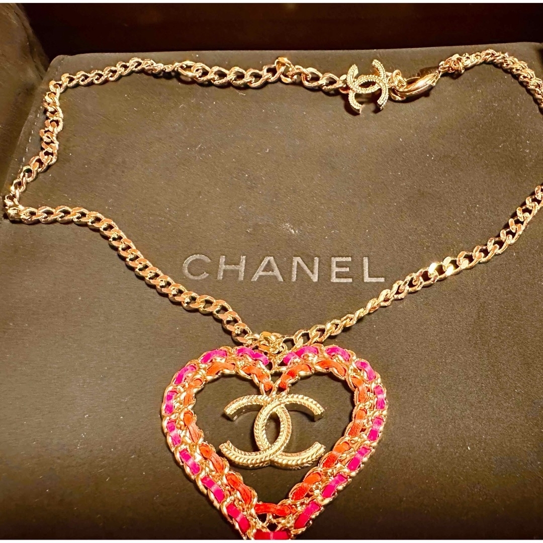 CHANEL(シャネル)の🌹CHANEL🌹BIG🌹ハートネックレス　ペンダント レディースのアクセサリー(ネックレス)の商品写真