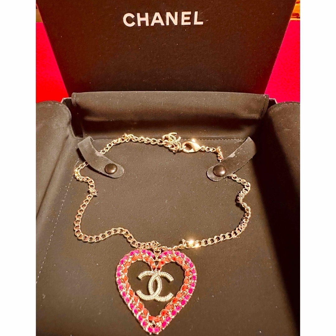 CHANEL(シャネル)の🌹CHANEL🌹BIG🌹ハートネックレス　ペンダント レディースのアクセサリー(ネックレス)の商品写真