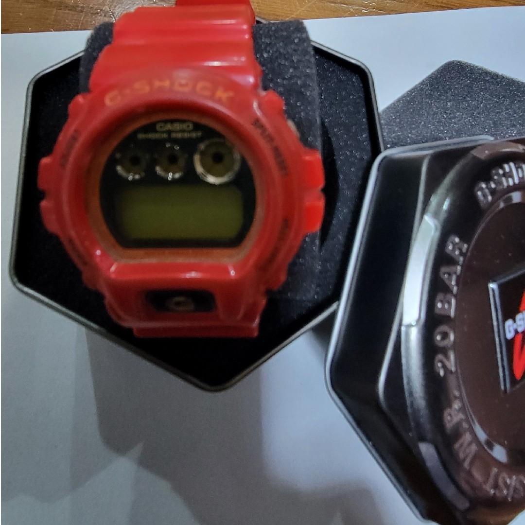 G-SHOCK(ジーショック)のGショック赤ジャンク メンズの時計(腕時計(デジタル))の商品写真