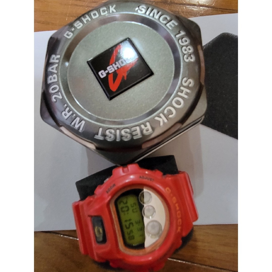 G-SHOCK(ジーショック)のGショック赤ジャンク メンズの時計(腕時計(デジタル))の商品写真