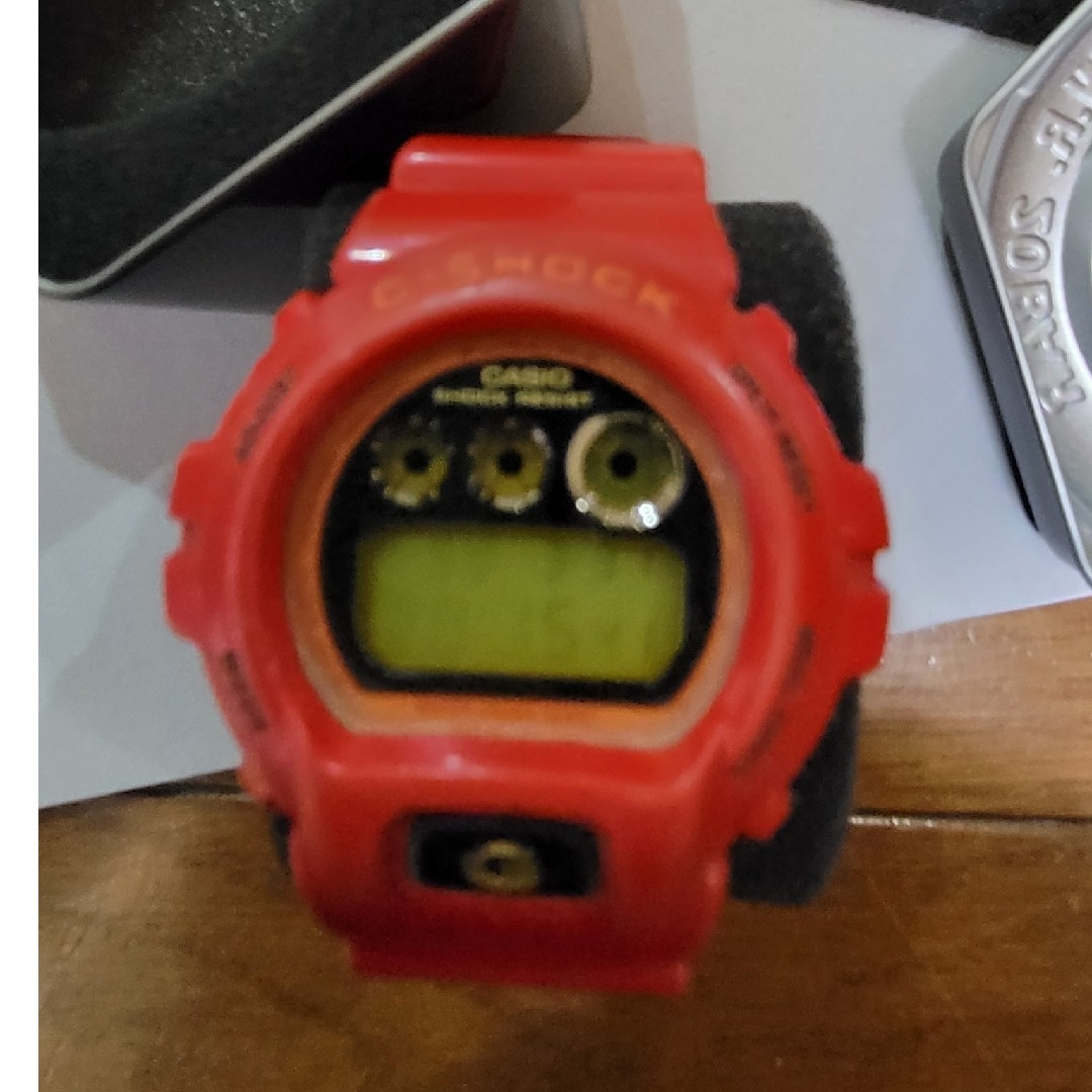 G-SHOCK(ジーショック)のGショック赤ジャンク メンズの時計(腕時計(デジタル))の商品写真
