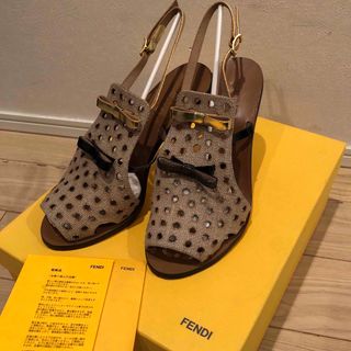 フェンディ(FENDI)のFENDI  美品　サンダル　ゴールド　黒　リボン36.5 23 23.5 24(サンダル)