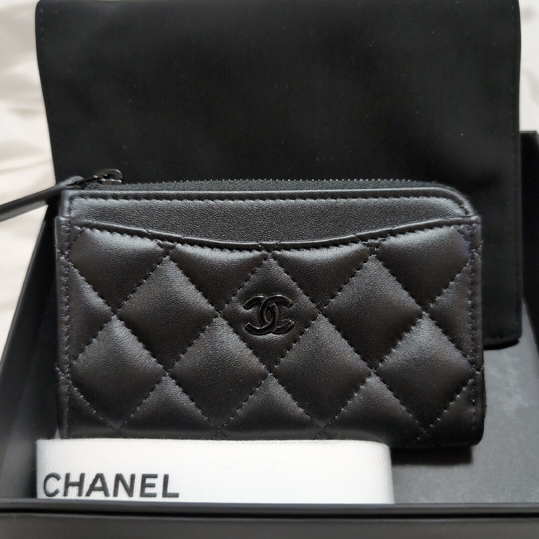 CHANEL(シャネル)のCHANEL　ソーブラック　新品未使用　フラグメントケース　ブラック　カードケー レディースのファッション小物(財布)の商品写真