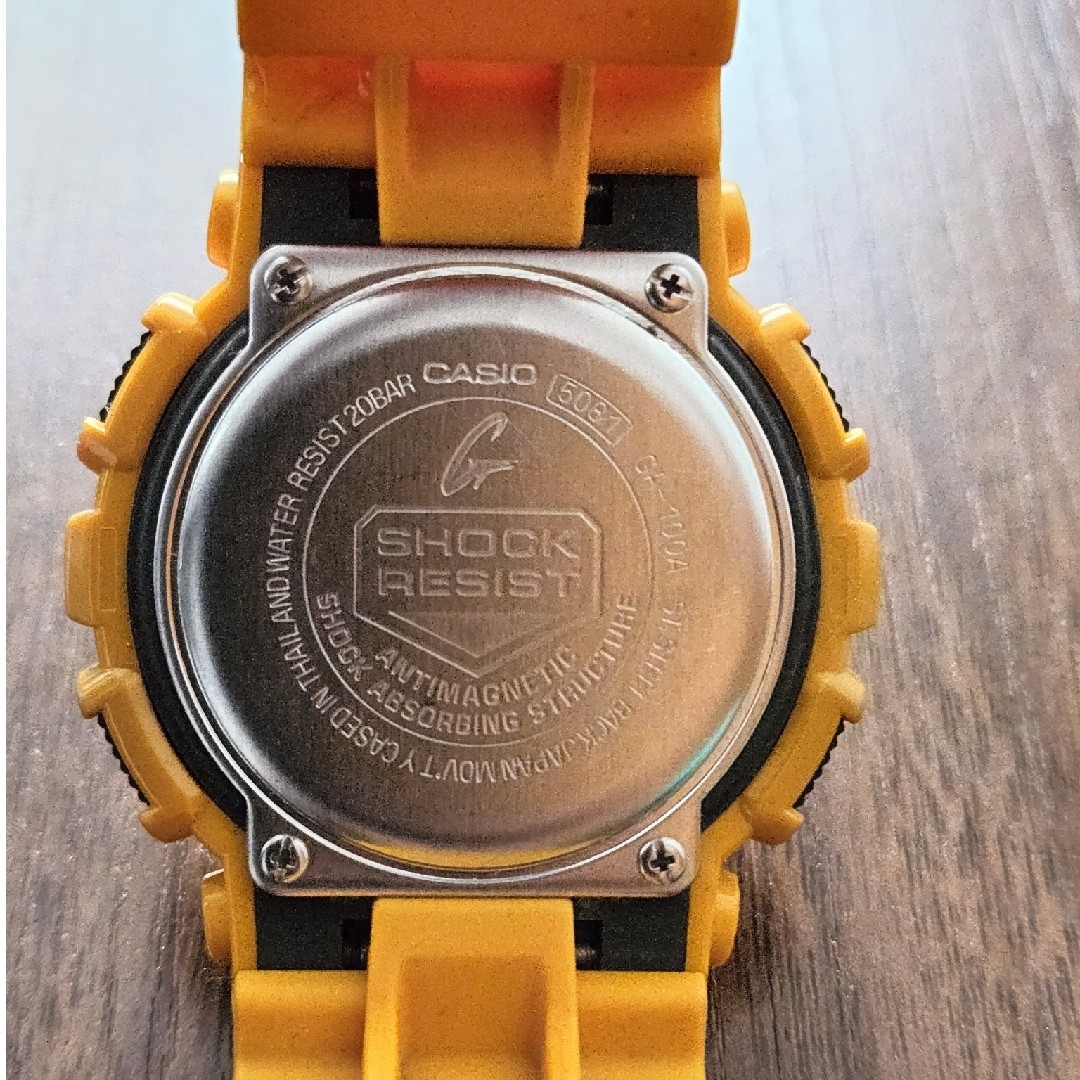 CASIO(カシオ)の中古　CASIO　Gショック イエロー メンズの時計(腕時計(デジタル))の商品写真