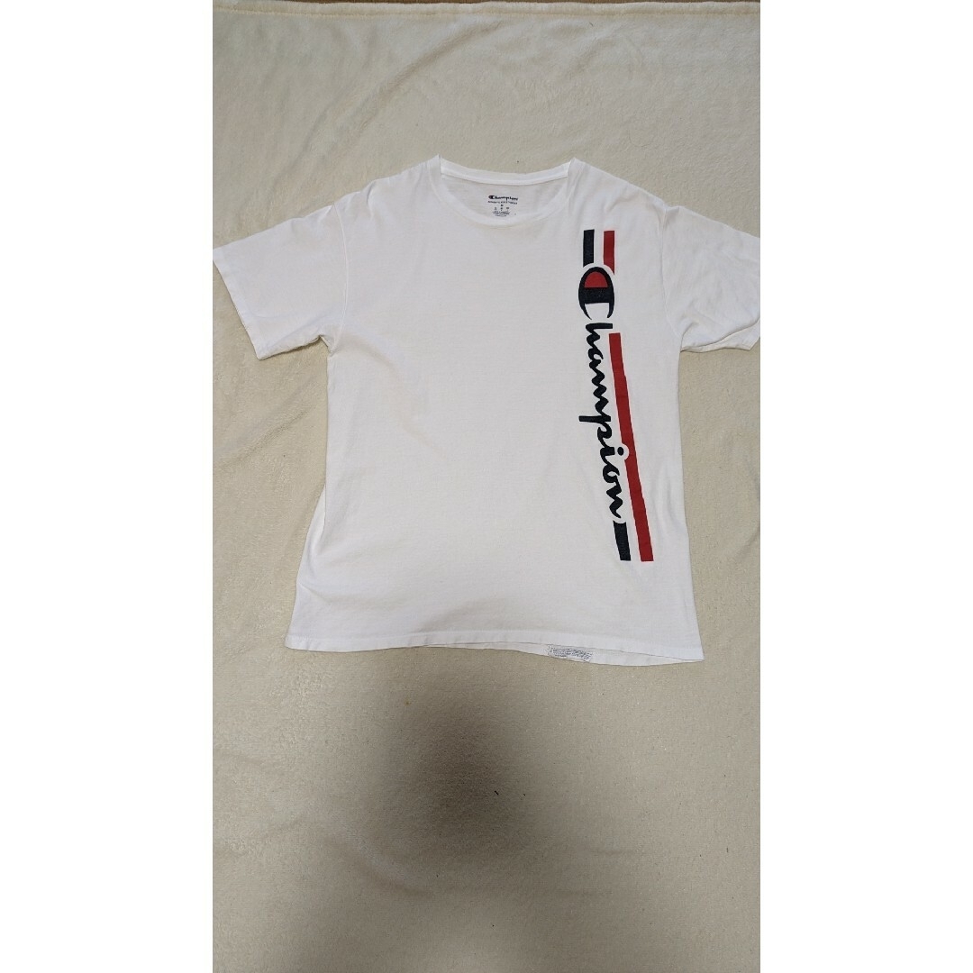 Champion(チャンピオン)のChampion　チャンピオン　メンズ　Tシャツ コーデ　春夏　M　縦ロゴ入り メンズのトップス(Tシャツ/カットソー(半袖/袖なし))の商品写真