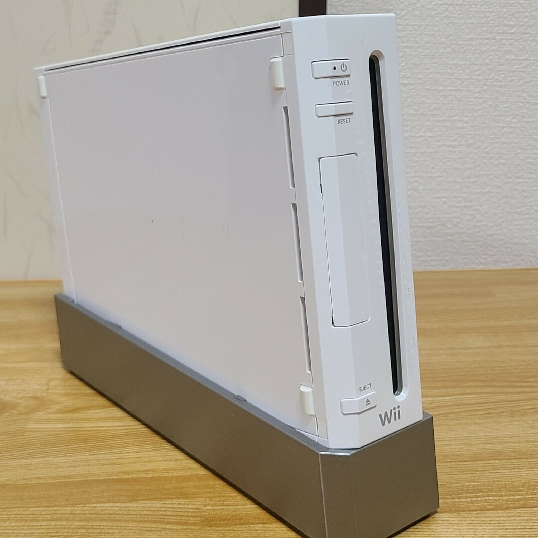 Wii(ウィー)の(訳あり) Wii ニンテンドー ゲーム機 白 エンタメ/ホビーのゲームソフト/ゲーム機本体(家庭用ゲーム機本体)の商品写真