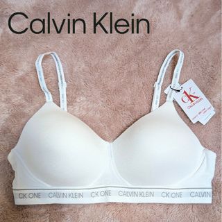 カルバンクライン(Calvin Klein)の【新品タグ付】Calvin Klein ノンワイヤーブラ ブラレット XL(ブラ)