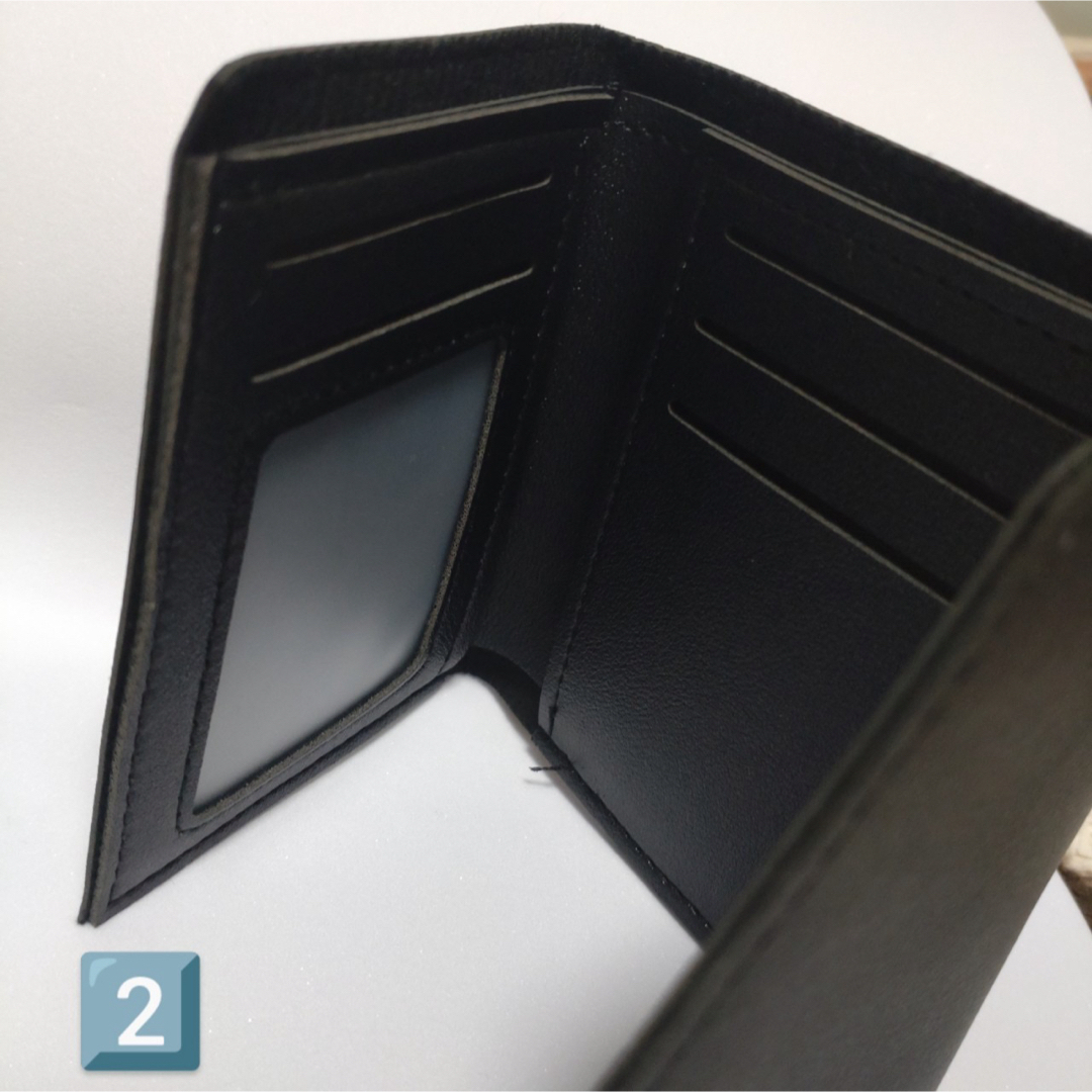 カードケース　黒　三つ折り　ハート型チャーム　 薄型 レディースのファッション小物(パスケース/IDカードホルダー)の商品写真