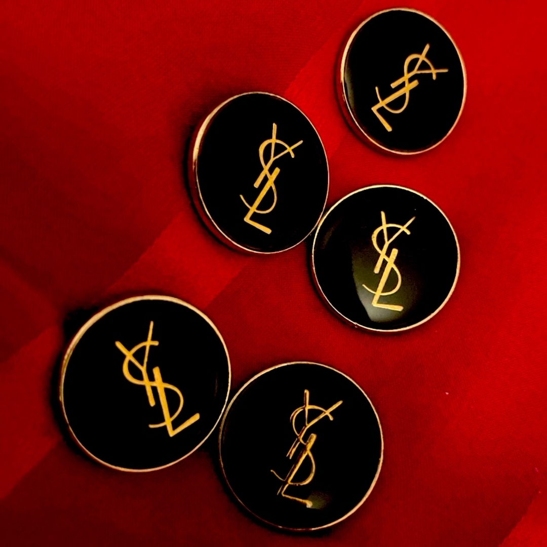 Yves Saint Laurent(イヴサンローラン)のサンローラン  ボタン　5個セット ハンドメイドのファッション小物(その他)の商品写真