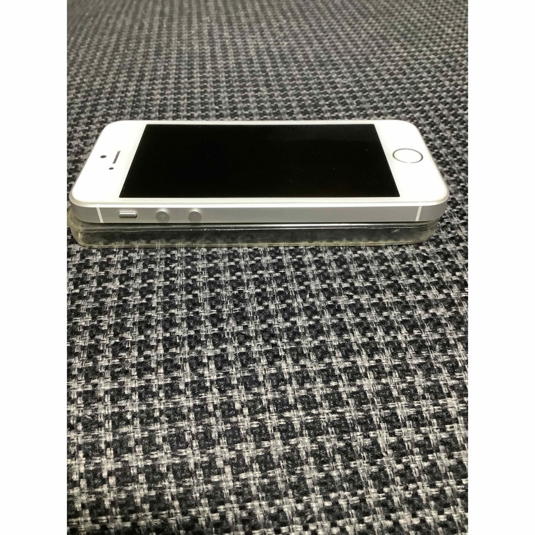 iPhone(アイフォーン)のiPhone SE1 (第1世代) スマホ/家電/カメラのスマートフォン/携帯電話(スマートフォン本体)の商品写真