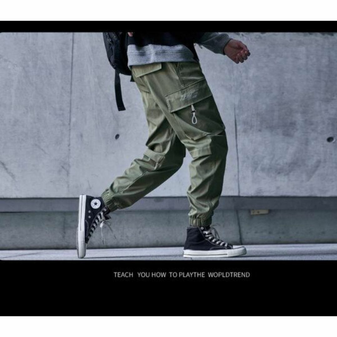 【新品】ジョガーパンツ　パンツ　メンズ　カーキー メンズのパンツ(ワークパンツ/カーゴパンツ)の商品写真