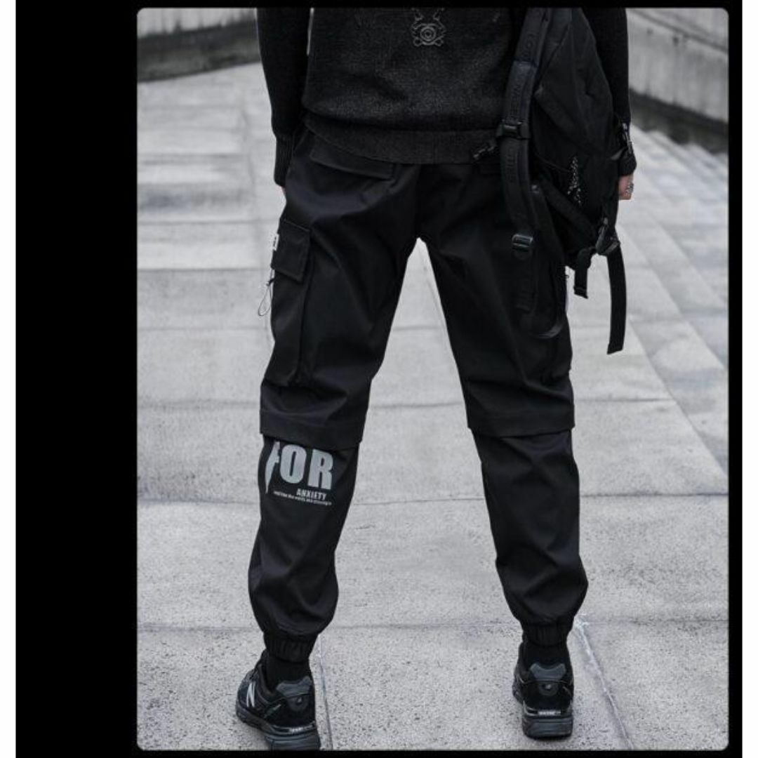 【新品】カーゴパンツ　パンツ　メンズ　ブラック メンズのパンツ(ワークパンツ/カーゴパンツ)の商品写真