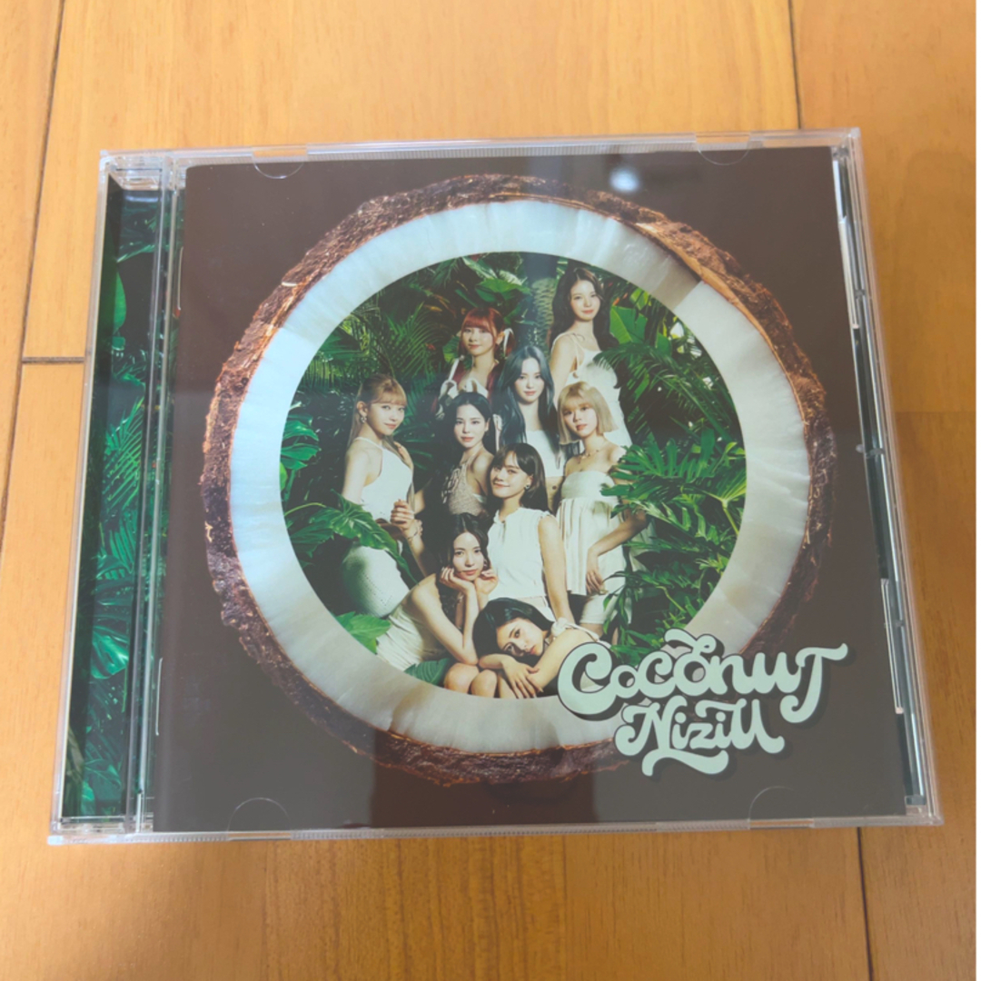 NiziU(ニジュー)のNiziU coconut 通常盤 1枚 エンタメ/ホビーのCD(K-POP/アジア)の商品写真