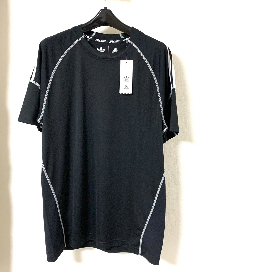 PALACE(パレス)のPALACE adidas バックロゴ Tシャツ ジャージ ブラック M メンズのトップス(Tシャツ/カットソー(半袖/袖なし))の商品写真