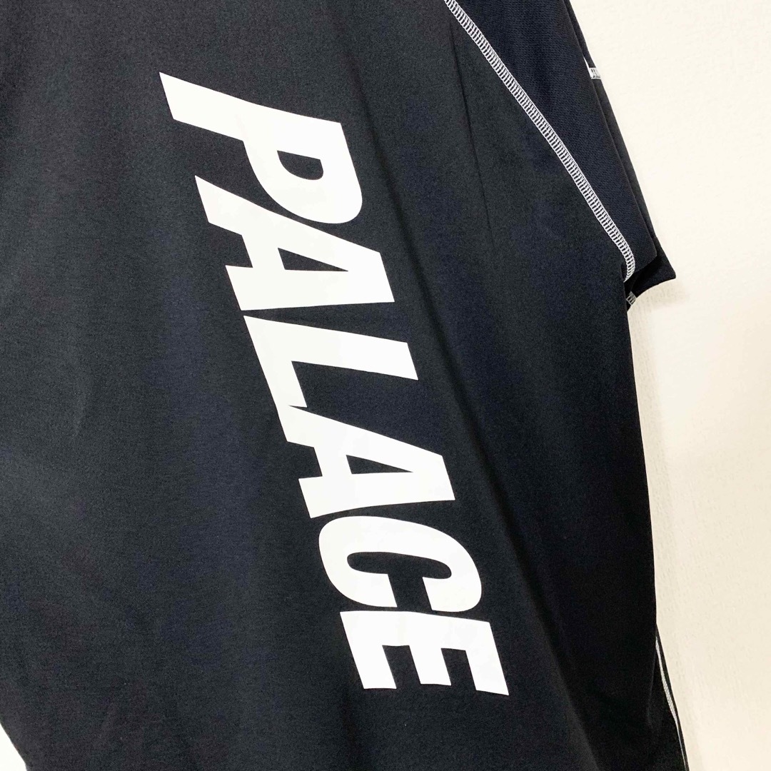 PALACE(パレス)のPALACE adidas バックロゴ Tシャツ ジャージ ブラック M メンズのトップス(Tシャツ/カットソー(半袖/袖なし))の商品写真