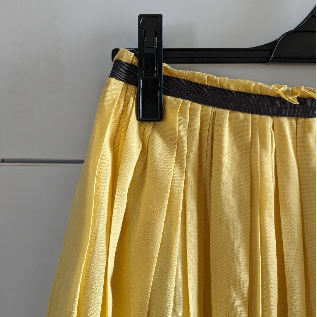 INED(イネド)の新品 イネド イエロー スカート レディースのスカート(ひざ丈スカート)の商品写真