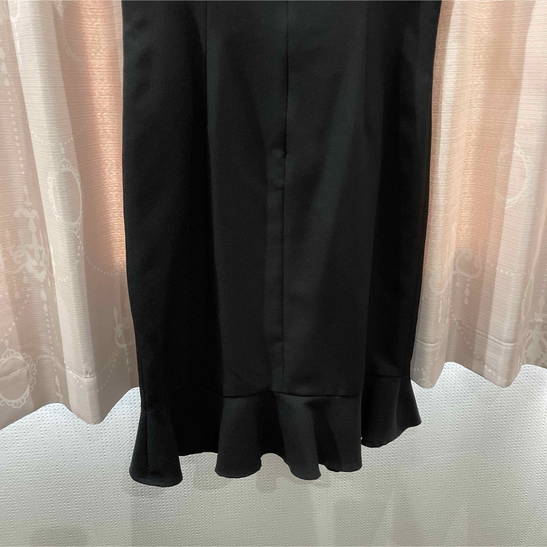 礼服　フリルワンピース　11号　美品 レディースのフォーマル/ドレス(礼服/喪服)の商品写真