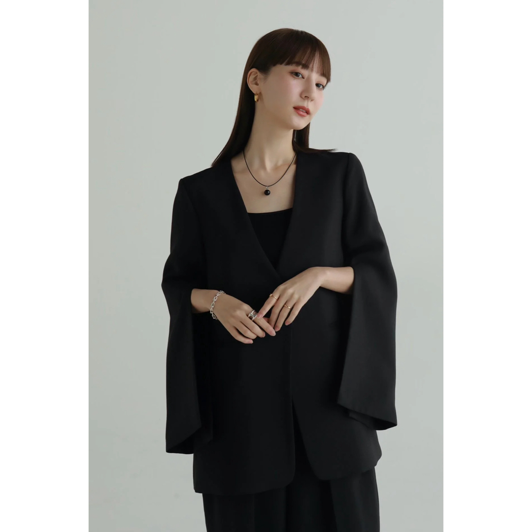 TODAYFUL(トゥデイフル)のlouren slit sleeve jacket 黒　未使用新品　2023SS レディースのジャケット/アウター(ノーカラージャケット)の商品写真