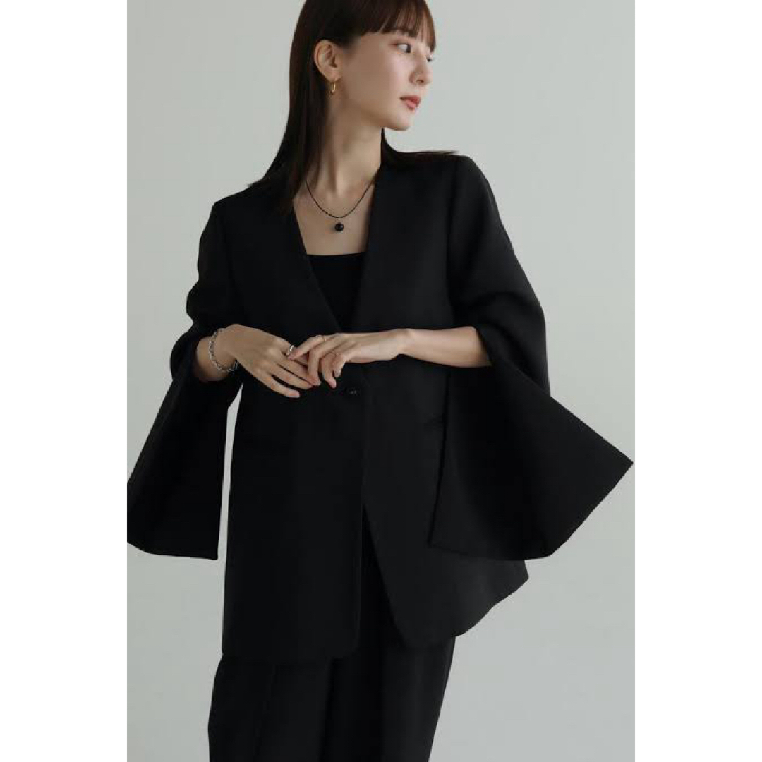 TODAYFUL(トゥデイフル)のlouren slit sleeve jacket 黒　未使用新品　2023SS レディースのジャケット/アウター(ノーカラージャケット)の商品写真