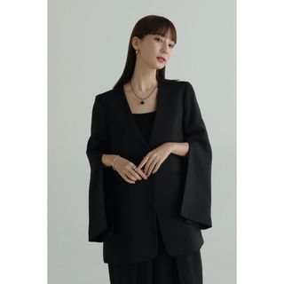 トゥデイフル(TODAYFUL)のlouren slit sleeve jacket 黒　未使用新品　2023SS(ノーカラージャケット)