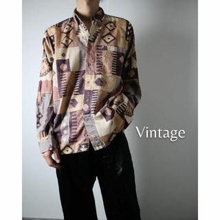 ヴィンテージ(VINTAGE)の幾何学 総柄 コーデュロイ調 ボタンダウン 長袖シャツ 90s vintage(シャツ)