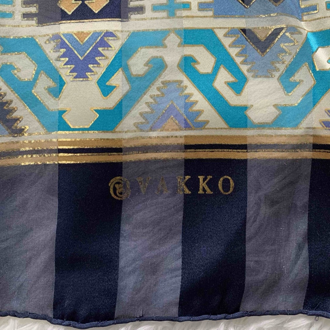 未使用 VAKKO ワッコ キリム柄ストール シルク100% トルコ製 レディースのファッション小物(ストール/パシュミナ)の商品写真