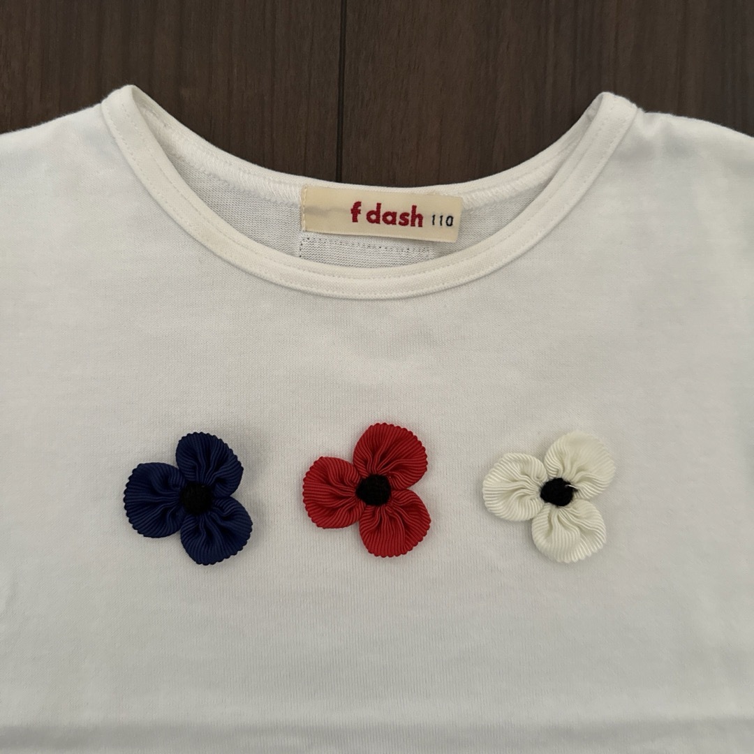 familiar(ファミリア)のf dash☆お花Tシャツ☆110 キッズ/ベビー/マタニティのキッズ服女の子用(90cm~)(Tシャツ/カットソー)の商品写真