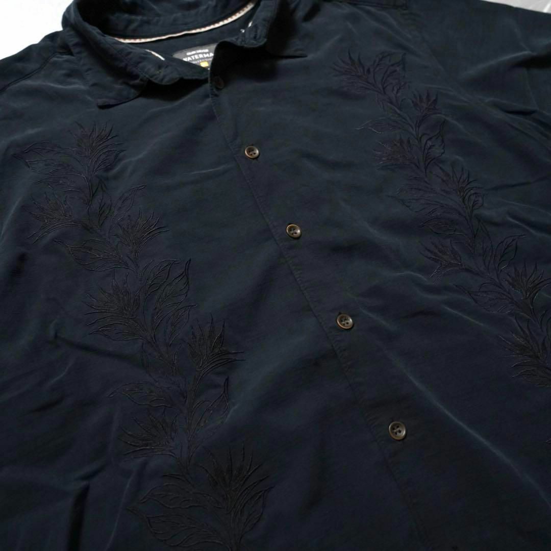 QUIKSILVER(クイックシルバー)のクイックシルバー　Mサイズ　キューバシャツ　ブラック　刺繍　半袖シャツ メンズのトップス(シャツ)の商品写真