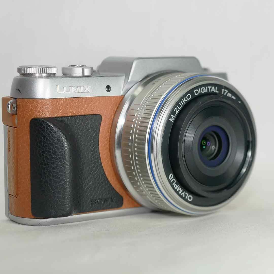 OLYMPUS(オリンパス)のOLYMPUS M.ZUIKO DIGITAL 17mm F2.8 スマホ/家電/カメラのカメラ(レンズ(単焦点))の商品写真