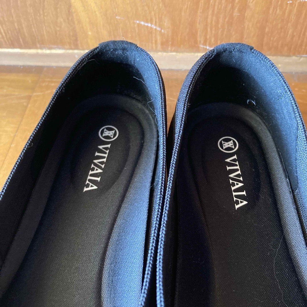 VIVAIA ローヒールパンプス 黒 ブラック 23cm相当 微使用 レディースの靴/シューズ(ハイヒール/パンプス)の商品写真