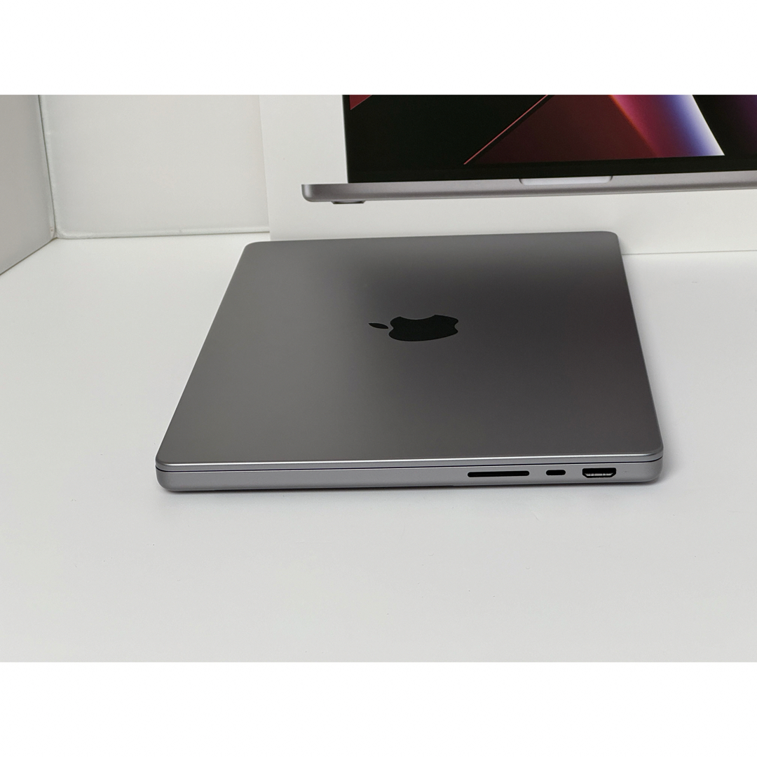 Apple(アップル)のゆきね様 専用Macbook Pro M2 14インチ 2023 スペースグレイ スマホ/家電/カメラのPC/タブレット(ノートPC)の商品写真