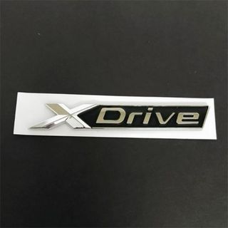 ビーエムダブリュー(BMW)のBMW X-Drive エンブレム　 シルバー　１枚(車外アクセサリ)