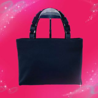 サルヴァトーレフェラガモ(Salvatore Ferragamo)の《美品》　サルヴァトーレフェラガモ　ヴァラ　ミニハンドバッグ　ブラック(ハンドバッグ)