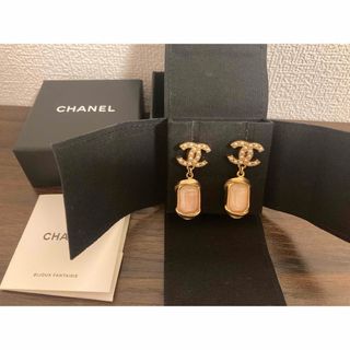 シャネル(CHANEL)のシャネル　パールピアス　ピンク(ピアス)