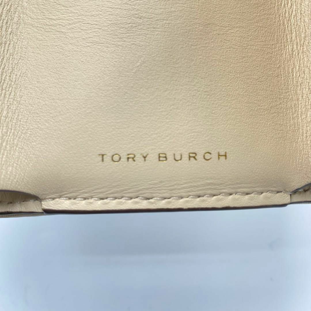 Tory Burch(トリーバーチ)の《希少》　トリーバーチ　Tモノグラム　コンパクトウォレット　折り財布　ベージュ系 レディースのファッション小物(財布)の商品写真