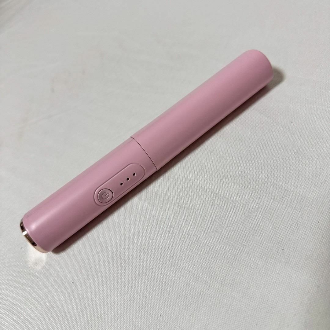 ヘアアイロン 小型 ブラシアイロン コードレス USB充電 アイロン コンパクト スマホ/家電/カメラの美容/健康(ヘアアイロン)の商品写真